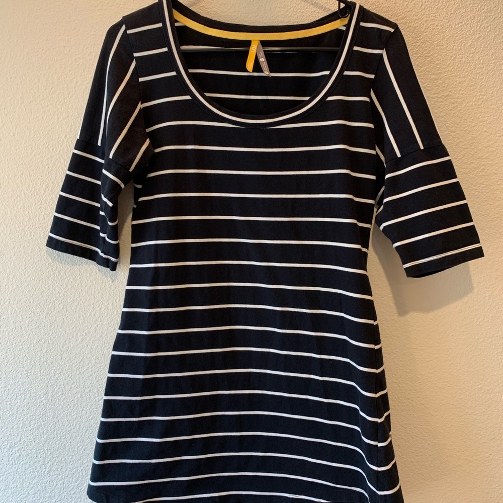 LOLE Tunic - Picture 2 of 6